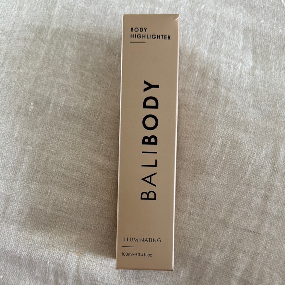Bali Body Illuminating Body Highlighter